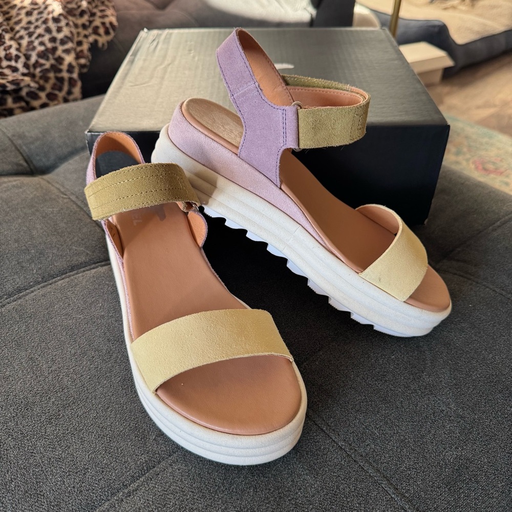 Sorel Women’s 8 Cameron Flatform Sandal Tranquil Yellow Chalk Ankle Strap